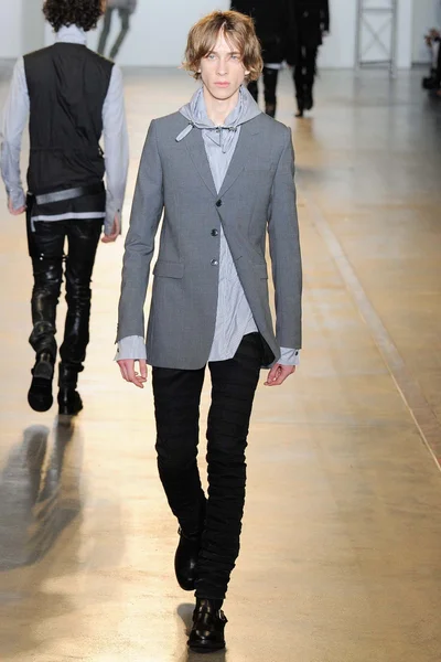 Look 30